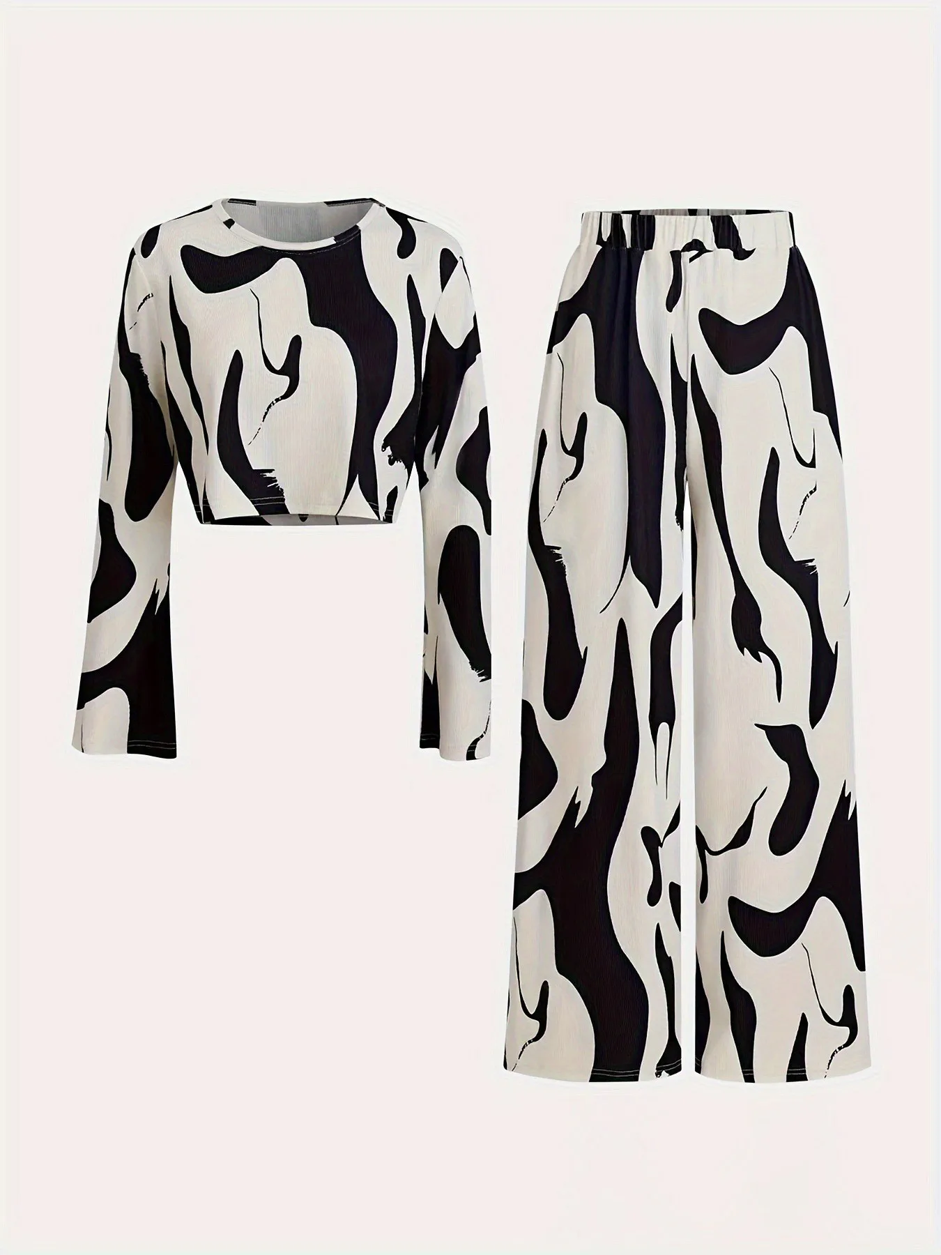 Girls' Autumn Casual Outfit: Short Round-Neck T-Shirt with Long Sleeves and Straight Wide-Leg Pants Set, Black and White Mixed Print, Fashionable and Versatile, Suitable for 3-10 Year Olds for Home and Outing
