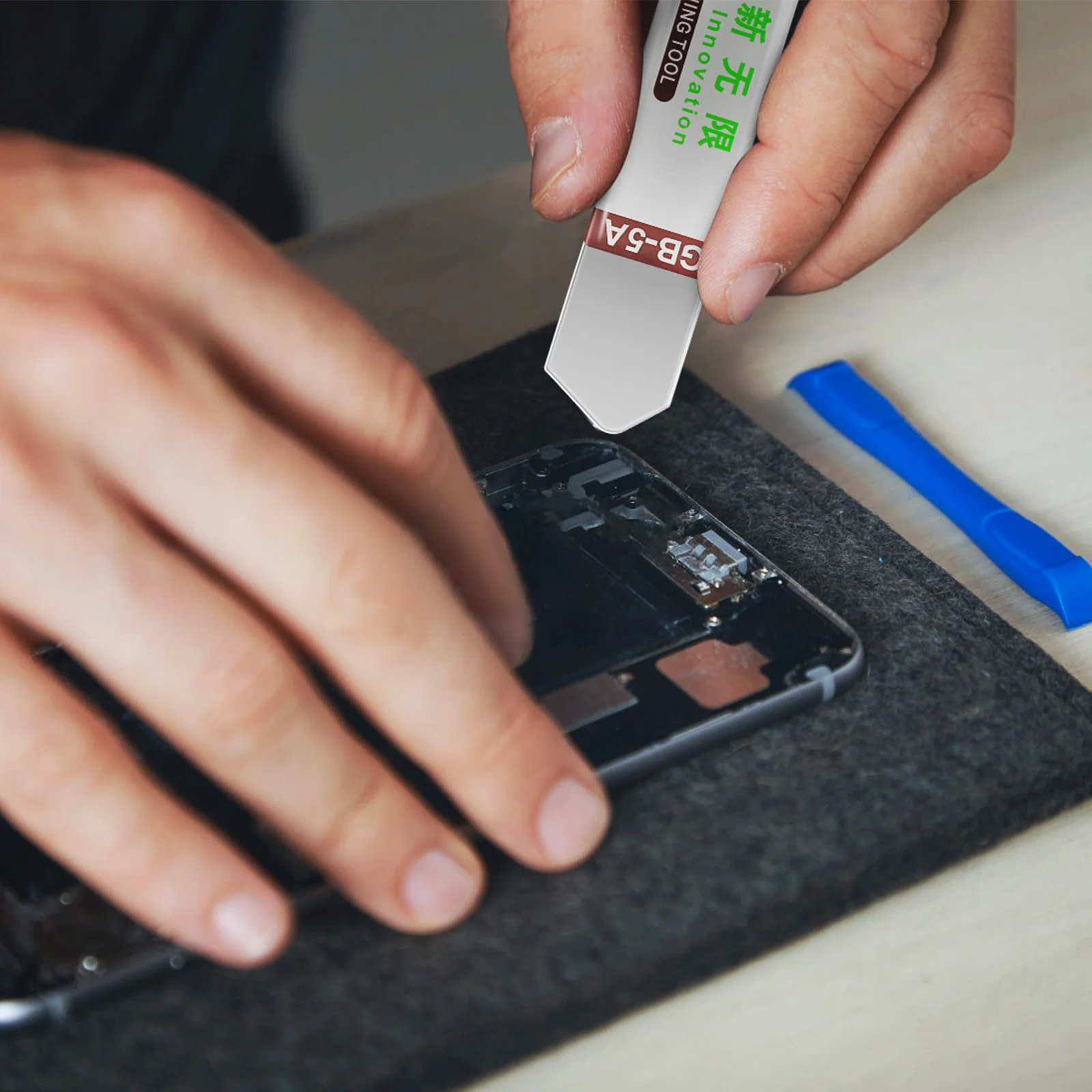 

5Pcs Stainless Steel Phone Opener Ultra-Thin Pry Tool Flexible Crowbar for LCD Touchscreen Repair Phone Opener