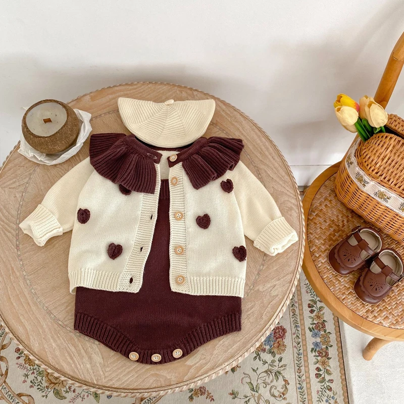 Autumn new 0-3 year old baby clothing for female babies, lotus leaf collar handmade heart knitted long sleeved jacket+jumpsuit