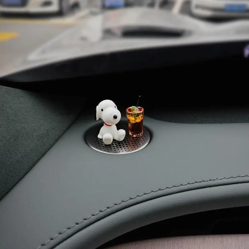 2026 New Snoopy Car Screen Decoration Kawaii Interior Cartoon Decoration Girl Center Console Doll Decoration Gift