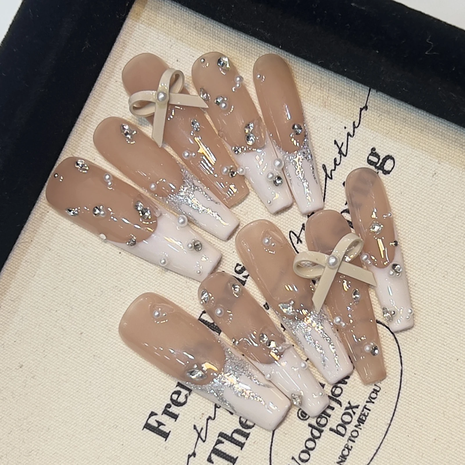 10st T-vorm Franse Tip Handgemaakte Kunstnagels met 3D Strik Strass Glitter DIY Nail Art Kit voor Vrouwen Meisjes Manicure Kit