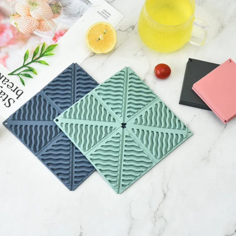 

Silicone Folding Coasters Insulated Waterproof Oilproof Mat Portable Storage Square Creative Placemat Placemats for Dinner Table