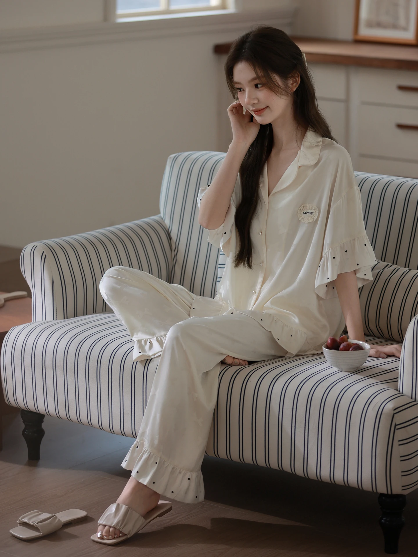 conjunto-de-pijama-de-seda-helada-para-mujer-manga-corta-y-pantalon-largo-estilo-dulce-princesa-con-lazo-y-estampado-de-puntos-ligero-nuevo-estilo-de-verano