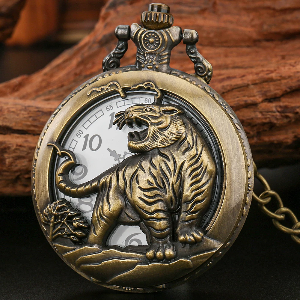 Retro Bronze Tiger Pattern Men Quartz Pocket Watch with Chain Arabic Numerals Display Round Dial Vintage Fashion Gifts Unisex