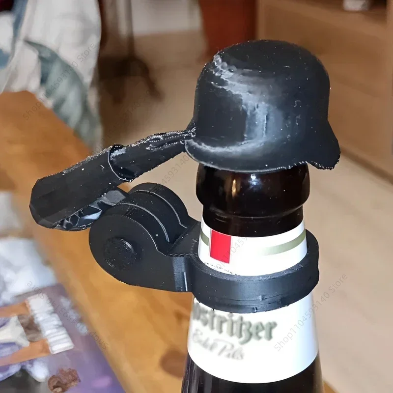 

2025 New Chic Soldier Salute Beer Bottle Helmet Craft Beer Bottle Caps Reusable Wine Gift Access Holiday Bottle Decor