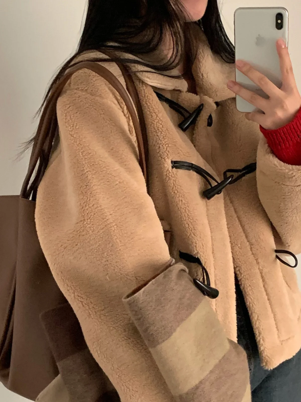 푹신한 짧은 양털 벨벳 재킷 여성용 겨울 게으른 따뜻한 털 통합 루즈 코튼 의류 버튼 디자인 캐주얼 스타일