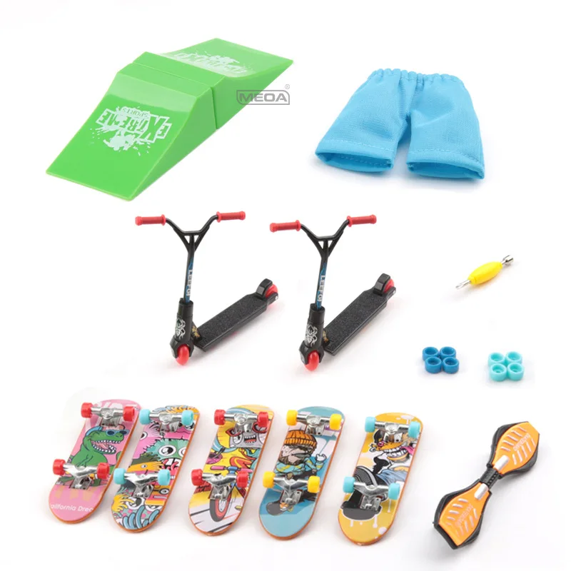 Mini Skateboard da dito Scooter da dito Mini pantaloncini Set Giocattolo da dito interattivo Novità Attività Mini giocattolo da dito per bambini H16