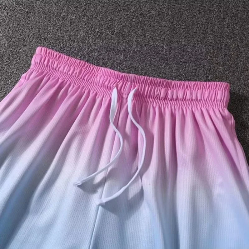 กางเกงขาสั้นลำลองสองชั้นของผู้ชายกางเกงขาสั้นหลวมกีฬาชายวิ่งออกกำลังกายบาสเก็ตบอลเทรนนิ่งแฟชั่นฤดูร้อน2023