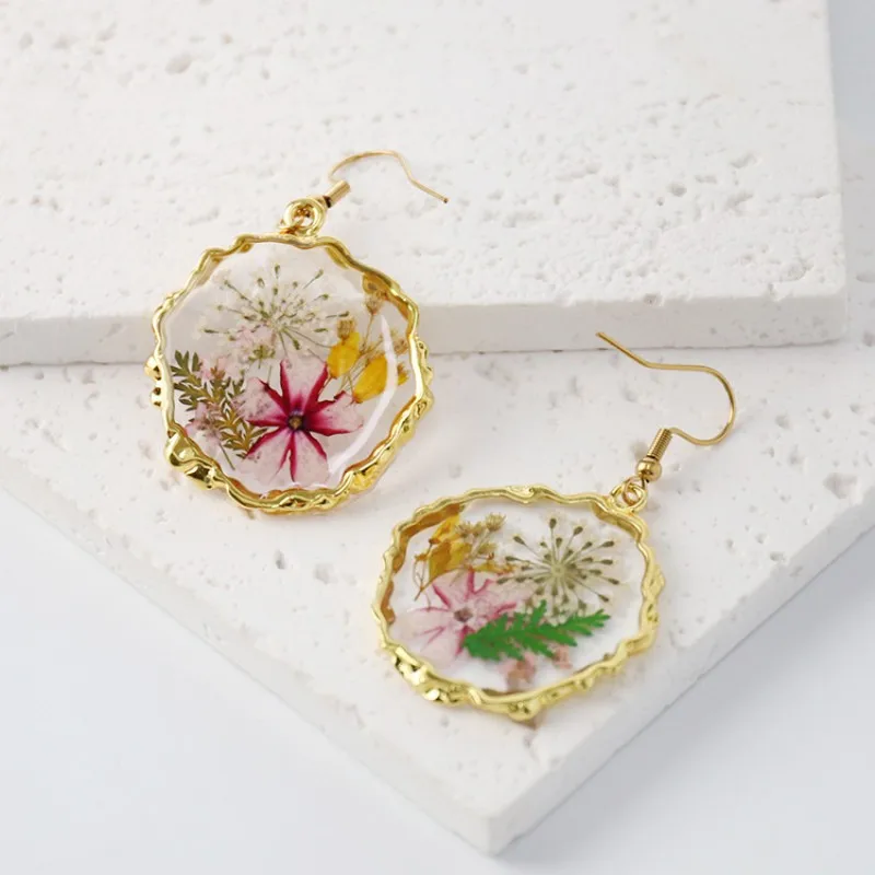Exquisite Dried Flower Earrings Handmake Epoxy Resin Pressed Flower Earrings Colorful Flower Plant Earring Custom Accessories