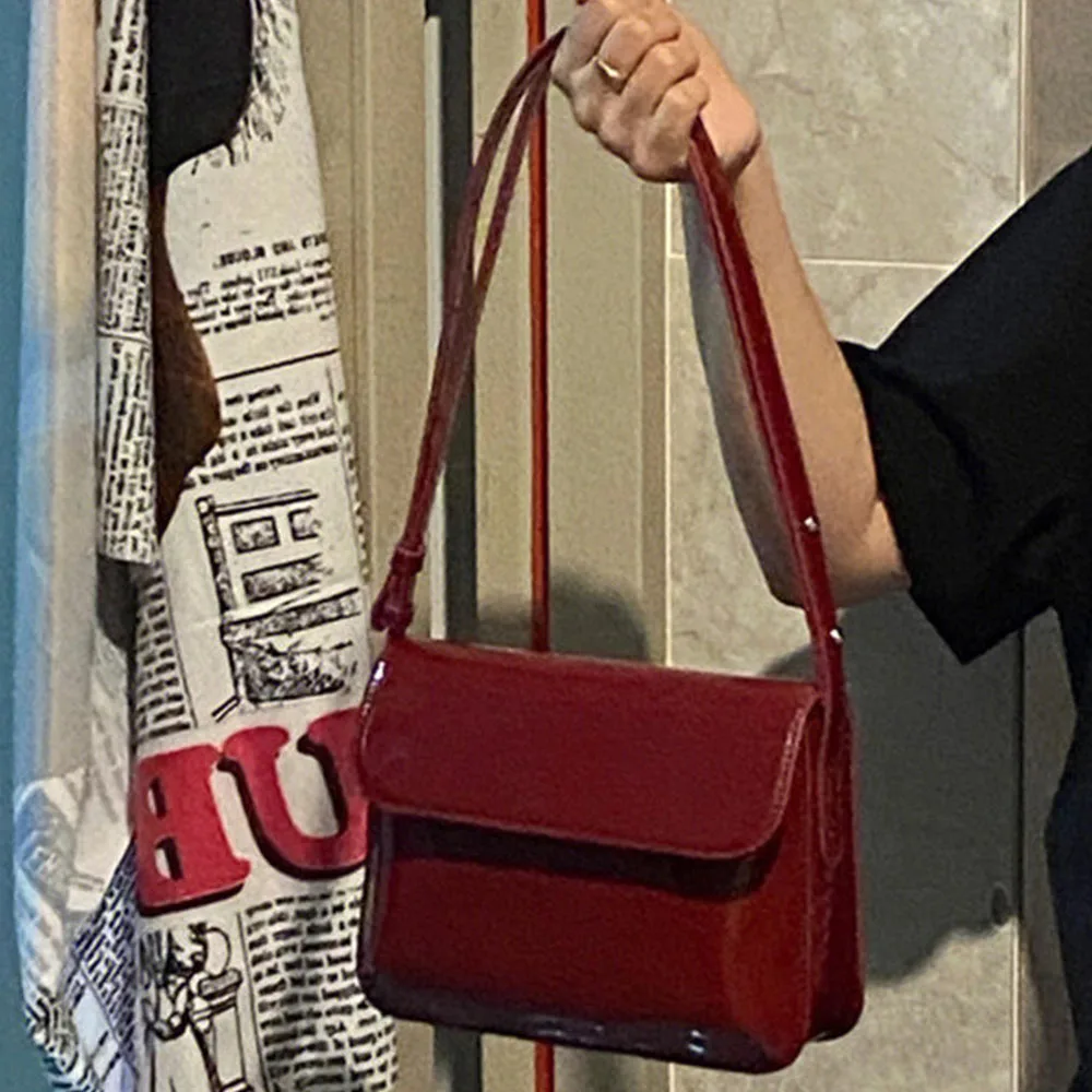 Retro Red Patent Leather Handbags Women Shoulder Bag Small Square Bag Ladies Vintage Simple Solid Color Underarm Bag Tote Purse