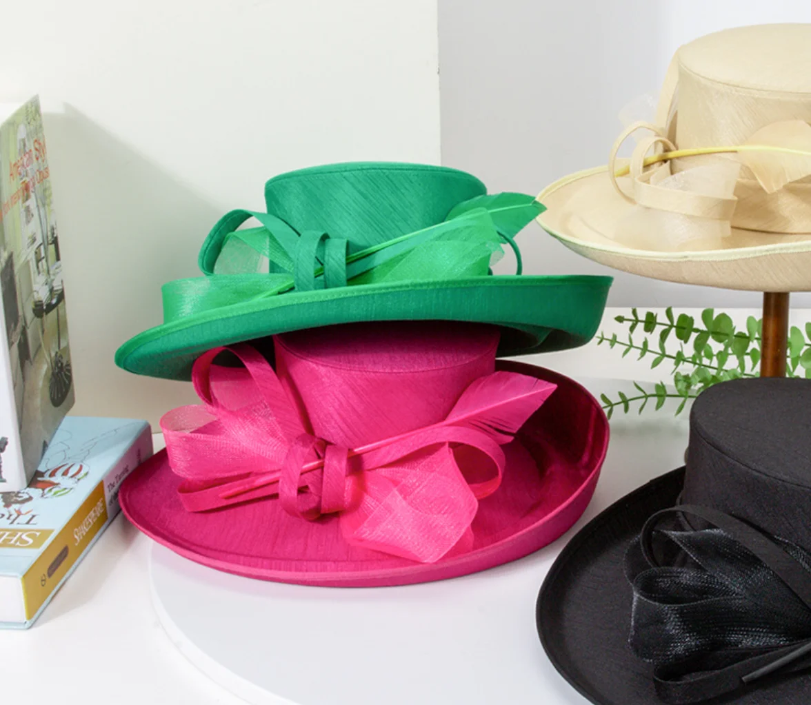 

Spring/Summer Seaside Holiday Straw Hat for Women Wide-Brimmed Sun Hat for Ladies Elegant Bowler Hat for Outings