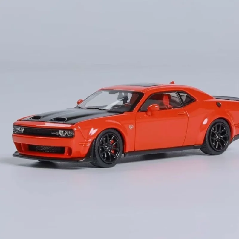 SH 1:64 مقياس SRT Hellcat غطاء أمامي قابل للفتح محاكاة لعبة معدنيّة نموذج سيارة تحصيل الديكور ديكور ثابت