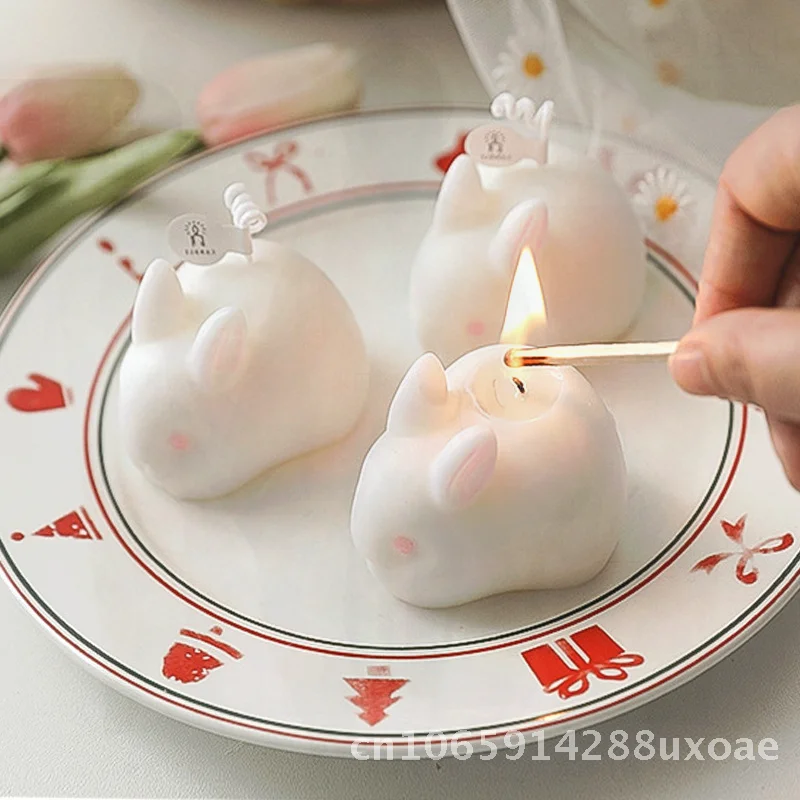 

Rabbit Year Aromatherapy Candle Soy Wax Handcrafted Scented Bunny Home Decoration Gift Activity Candy Market Ocean Breeze