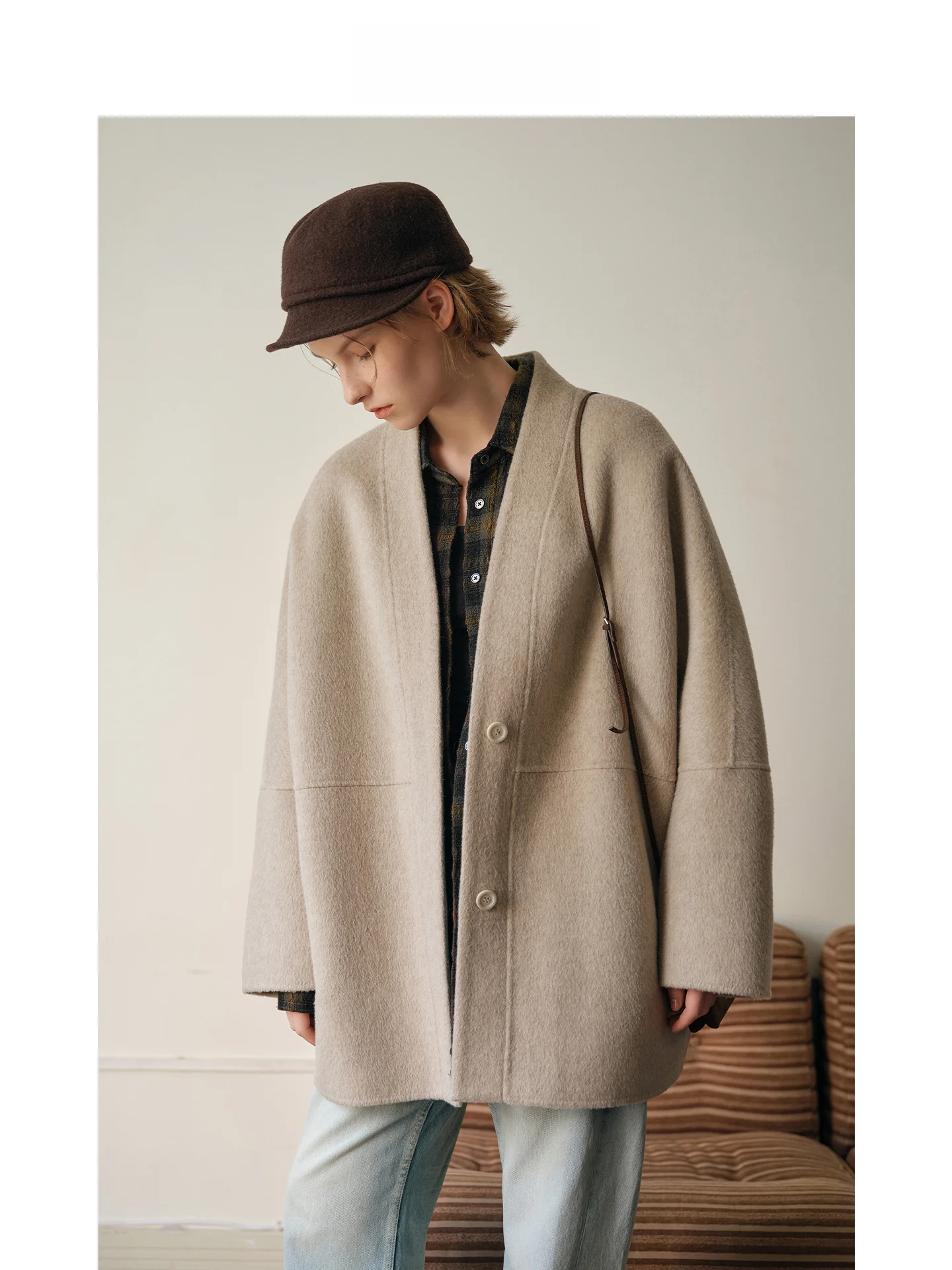 

Двустороннее шерстяное пальто-тренч от Mincollection бежевого цвета, простой дизайн без воротника, для молодых женщин