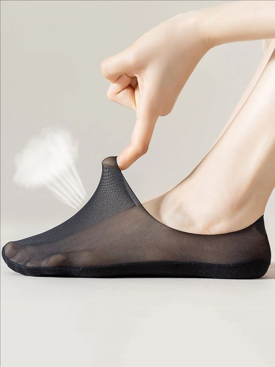 شباشب جورب نسائية صيفية كاجوال بلون سادة من السيليكون غير قابلة للانزلاق جوارب قارب رفيعة للغاية قابلة للتنفس