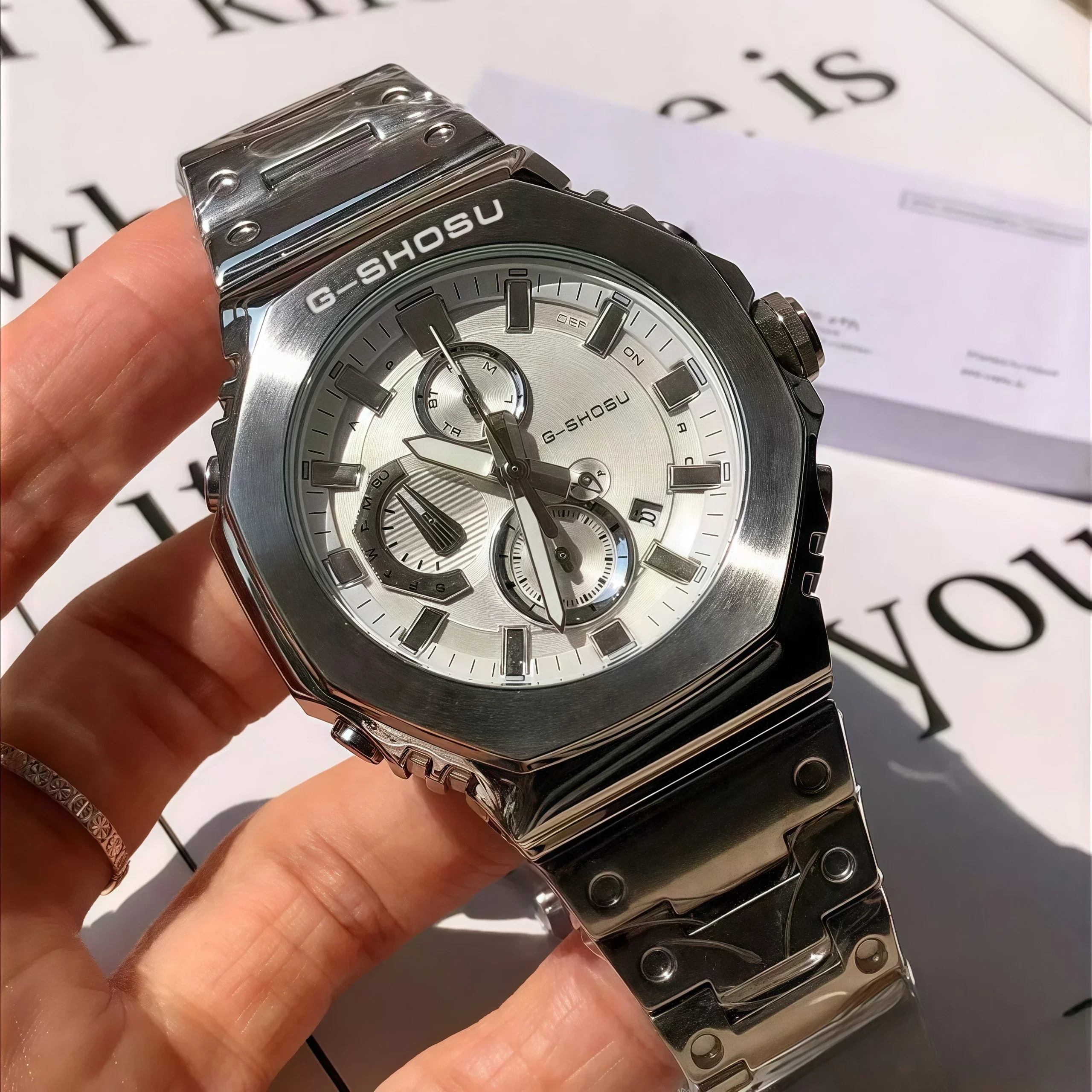 ساعة كوارتز رياضية للجنسين بتوقيت عالمي من الفولاذ المقاوم للصدأ وبوصلة كبيرة لجميع الأيدي سلسلة جي إم سي التشغيلية 170 جرام