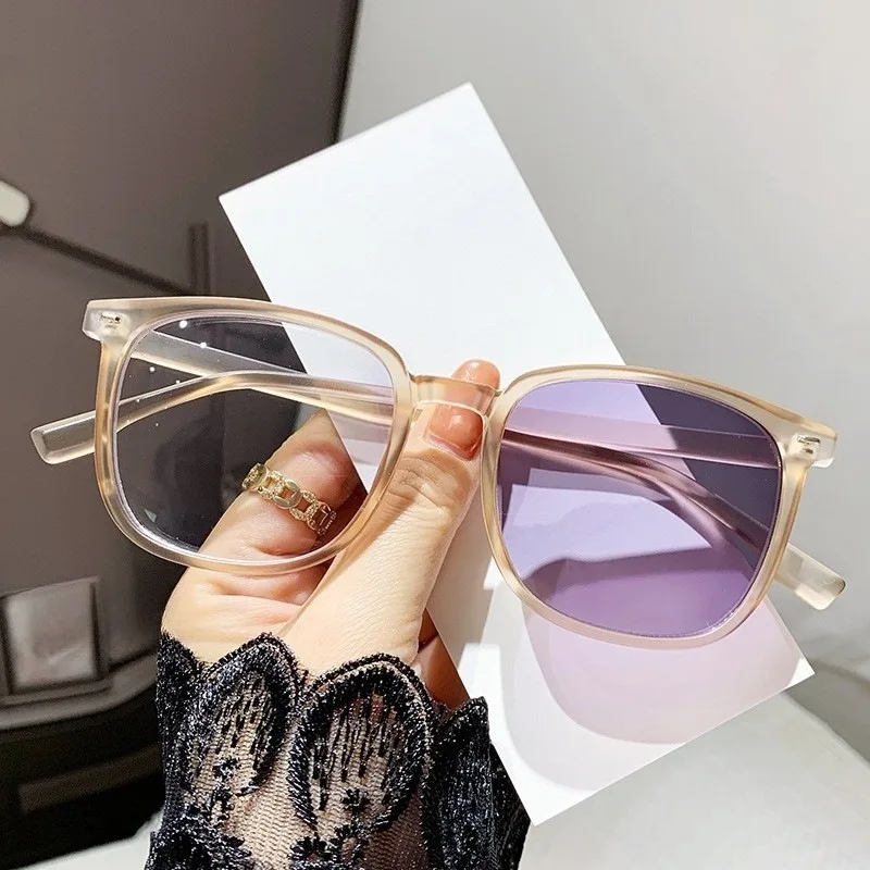 Fashion Photochromic Anti Radiation Eyeglasses for Women/Men Anti