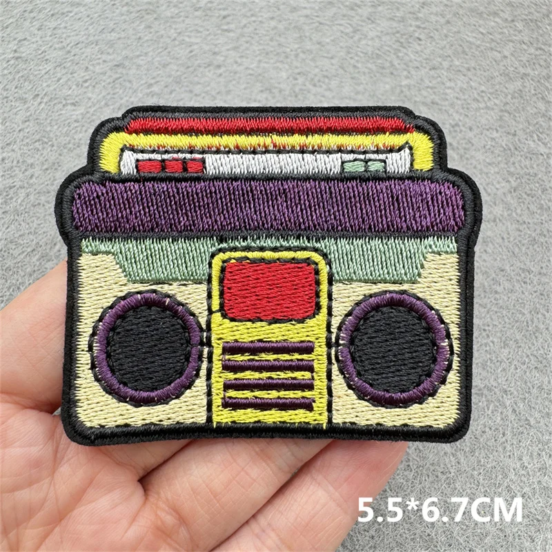 Daisy Sunflower Embroidered Patches For Clothing DIY Iron On Patches Cartoon Fusible Patches on Clothes Sticker Applique