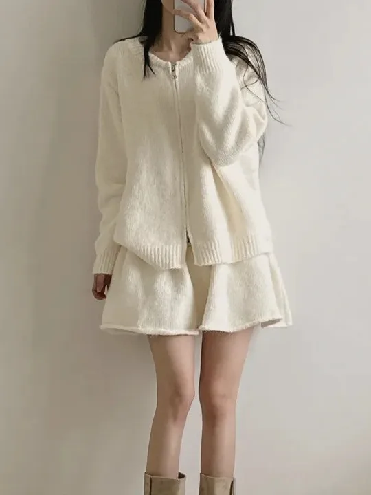 Setelan Dua Potong Wanita Musim Gugur Musim Dingin: Sweater Cardigan Korea Sle Long Sve dengan Ritsleting Ganda dan Rok A-Line Berpinggang Tinggi.