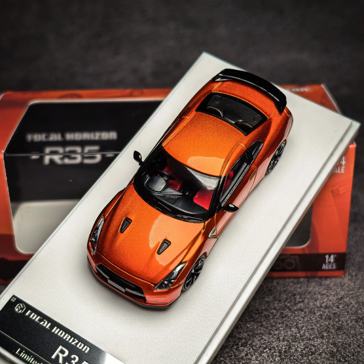 FH 1:64 Alloy Nissan Carbon Cover Skyline Skyline GTR R34 Z-Tune R32 R33 Realistic Car Model Static Display Piece for