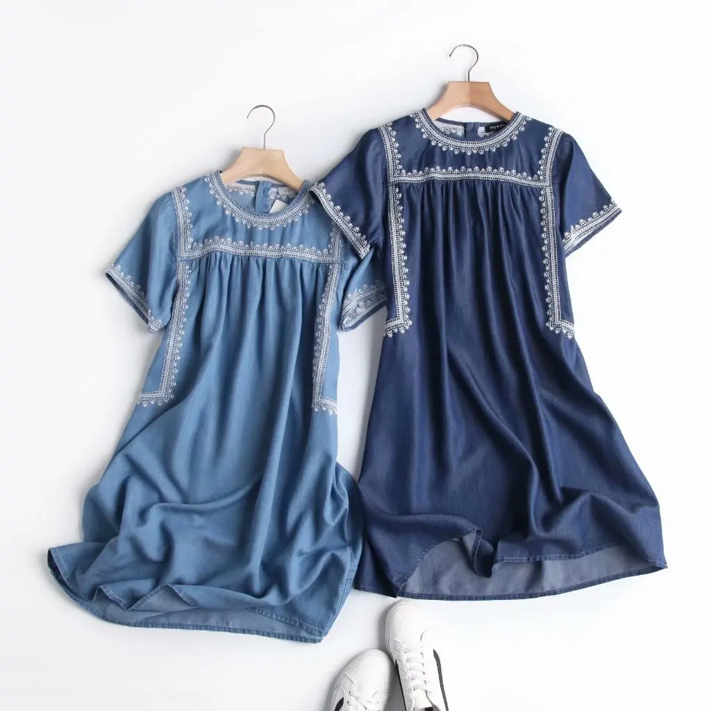 Koreańska haftowana sukienka damska 97AP-828 Vintage z okrągłym dekoltem, krótkim rękawem, letnia, nowy styl, spódnica dżinsowa, sprzedaż hurtowa