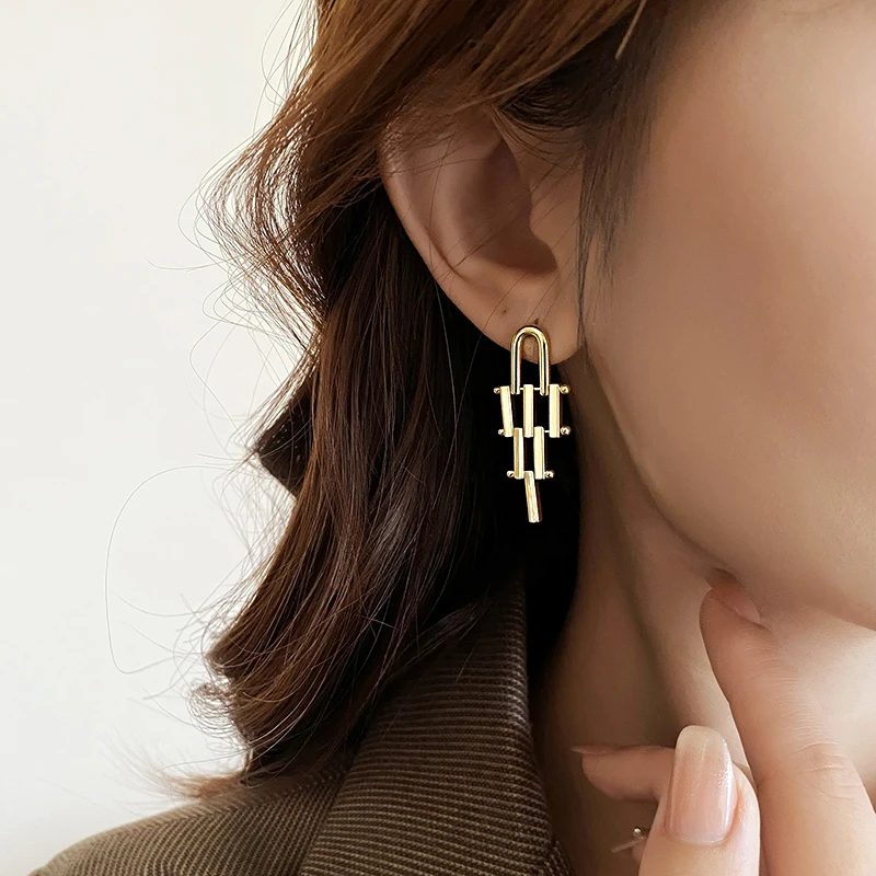Europe and America Hot selling Fashion Jewelry 18K Gold plated Geometric Metal Earrings Luxury Modern Women Party Accessories