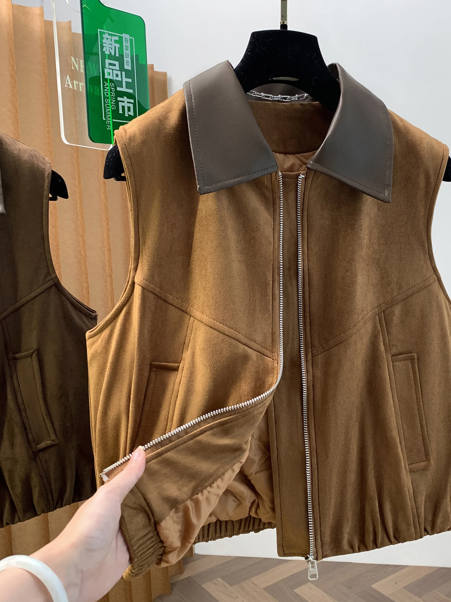 High-End Women's Suede Vest Casual Layered Collarless Jacket Outerwear Thickened Cotton  Zipper Closure  Color