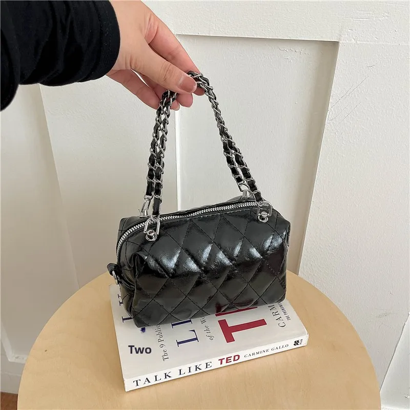 Fashionable Embroidered Diamond Grid Ladies Shoulder Bag 2026 New Style Simple Match Pillow Chain Crossbody Small Bag for Women