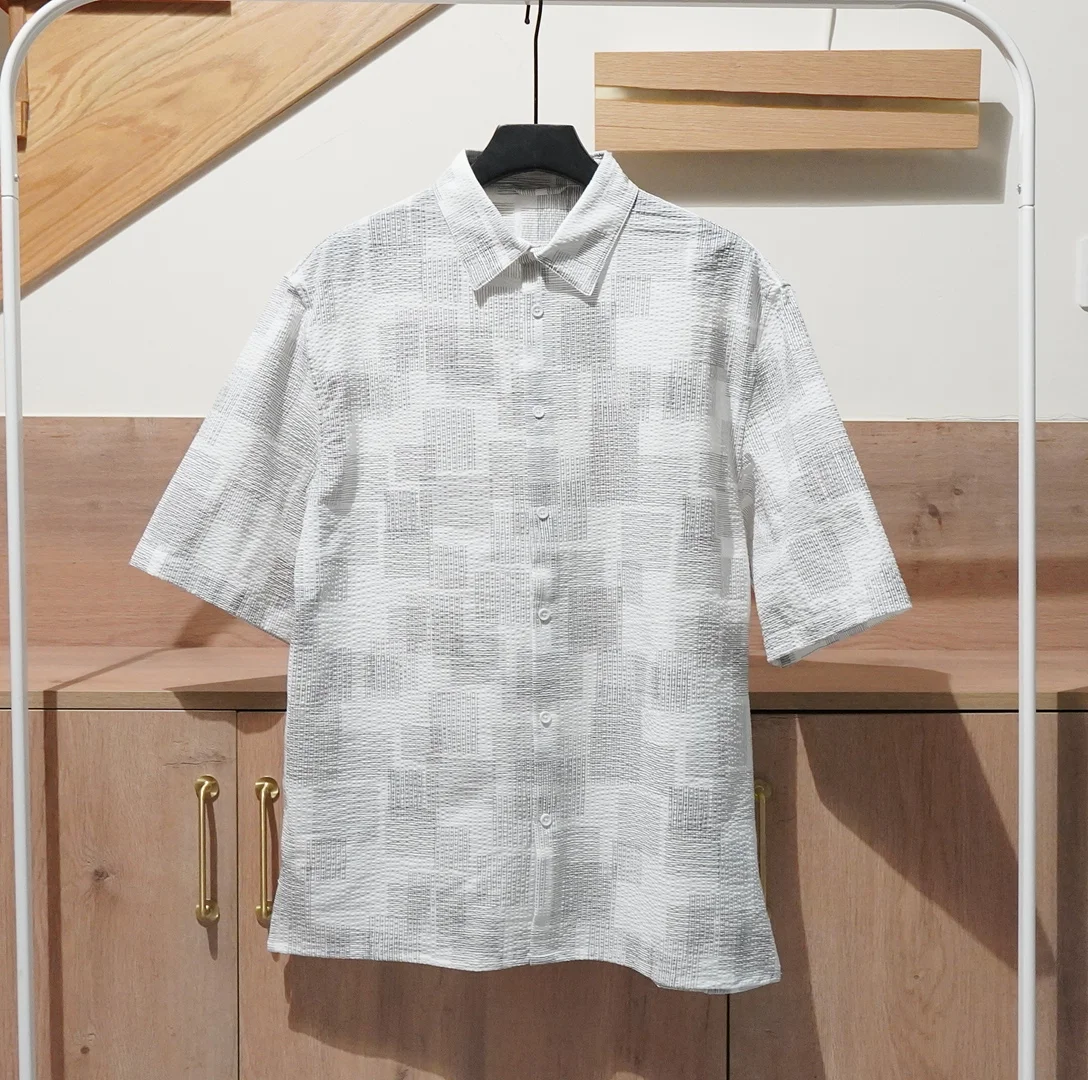 

Fashionable Men's Seersucker Fabric Refreshing Breathable Loose Shirt Short-Sleeved Shirt