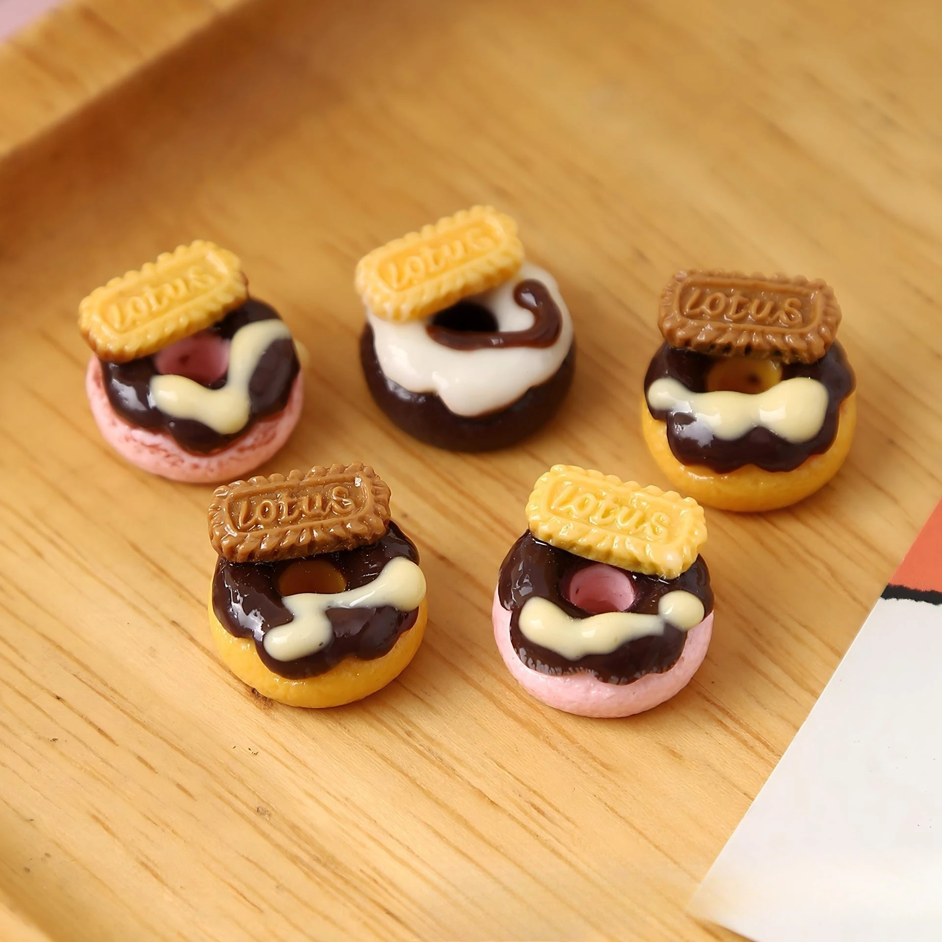 

3pcs Mini Donut Cookie Cake Dessert Models Dollhouse Miniatures Kitchen Scene Food Play Simulation Home Decor Scale Decoration