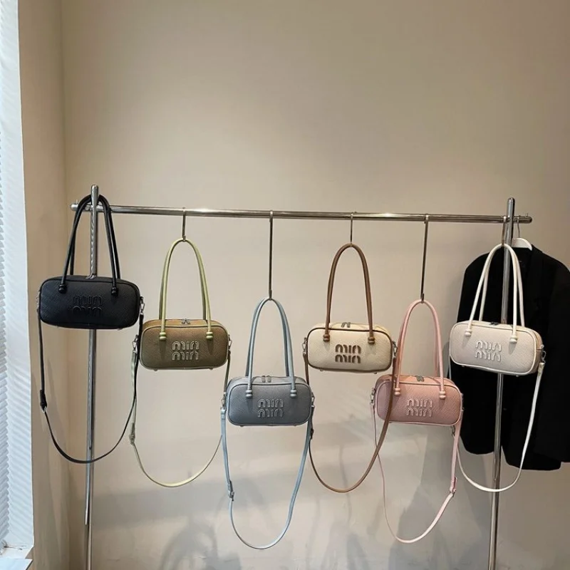 

Luxury Women's Messenger Bag Crafted From Premium Leather Featuring Paris Style And Elegant Vintage Lo