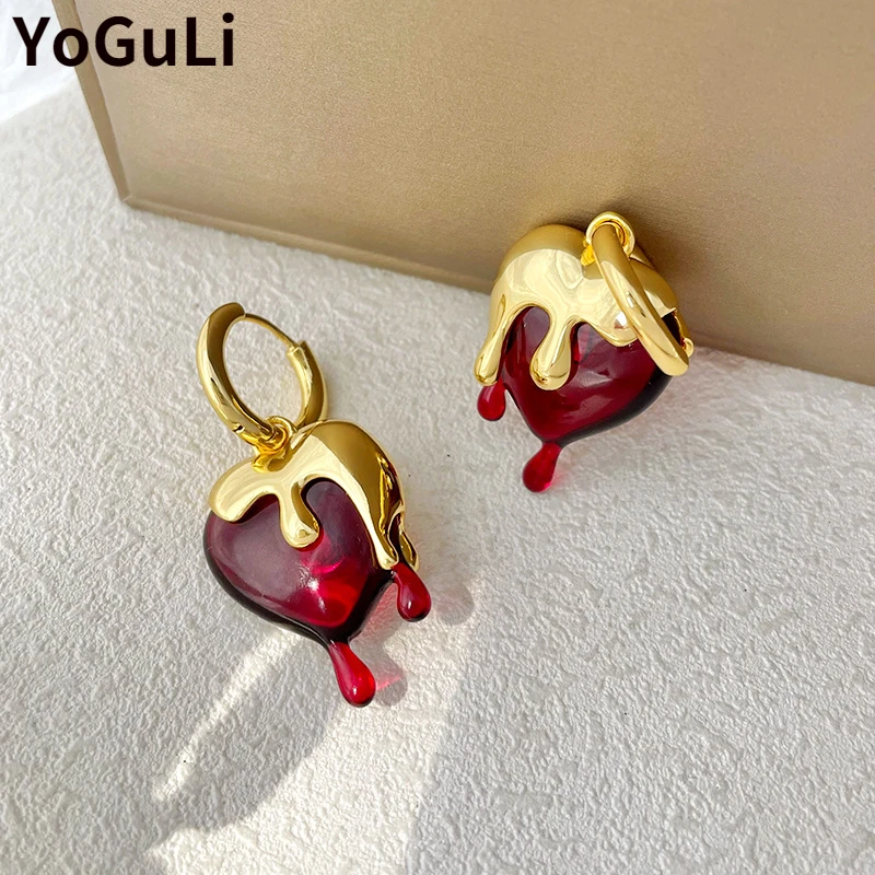 Pendientes de corazón Irregular para niña, joyería delicada, pendientes de gota de resina roja, temperamento Vintage, regalos para mujer, nueva