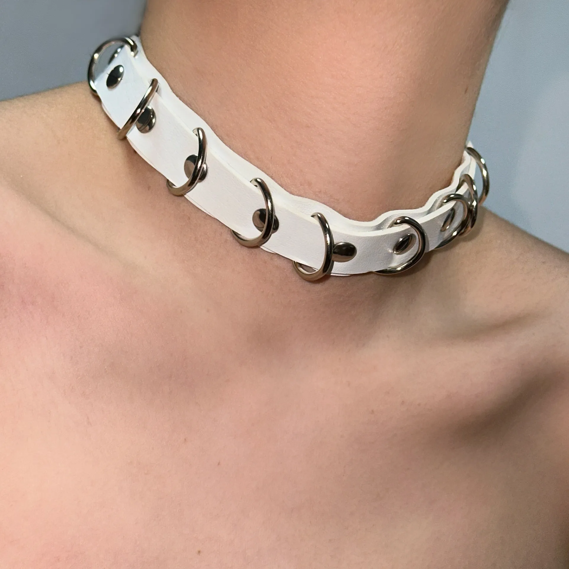 Harajuku Dark Y2K Exaggerated Double-layer Leather Necklace Choker  Unique Metal Leather Belt Buckle Clavicle Chain for Couple