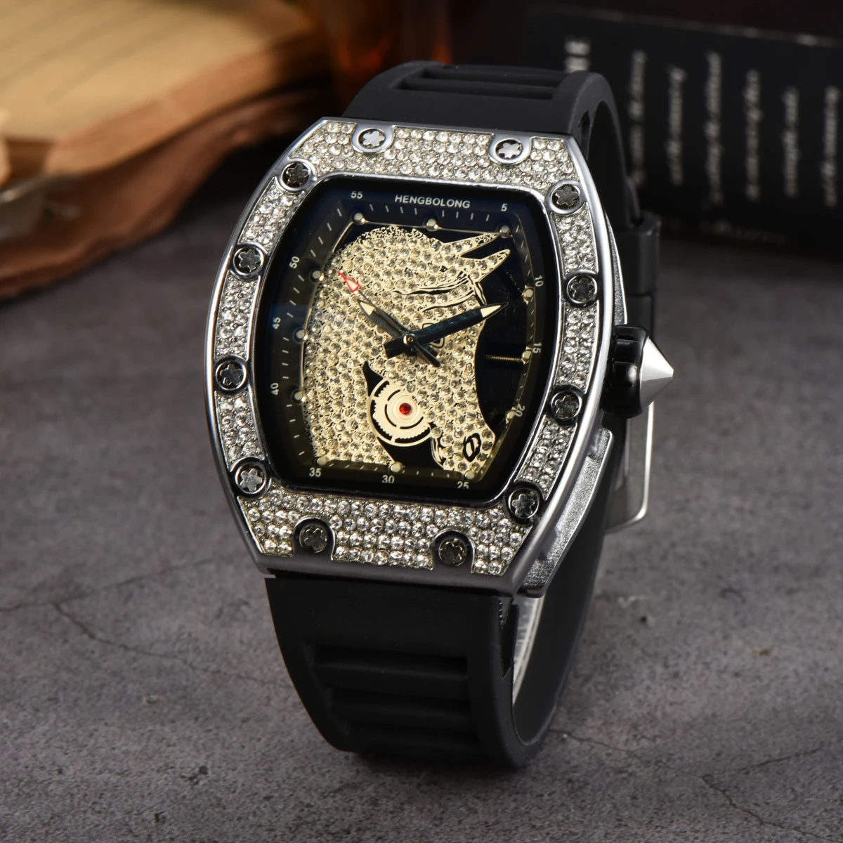 Hot Sale New Silver Diamond horse\'s head Luxury Noble European Men Waterproof Calendar Quartz Watch