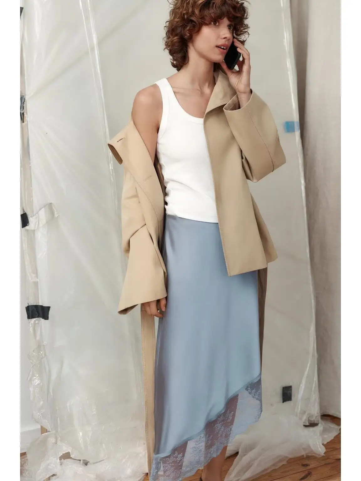 

Модная асимметричная юбка миди из шелкового атласа с кружевом для женщин, с завышенной талией, из полиэфирного волокна, приталенного кроя, для весеннего сезона