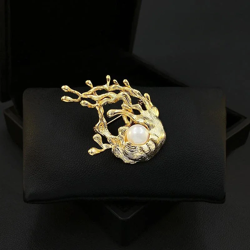 Retro Tree Brooch for Women Suit High-End Luxury Golden Pearl Geometric Lapel Pins Clothing Accessories Sweater Jewelry  5879