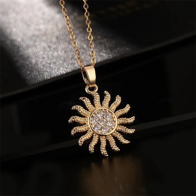 Classic Charm Ray Sunshine Color Stainless Steel Necklace Classic Retro Sunflower Temperament Versatile Clavicle Chain