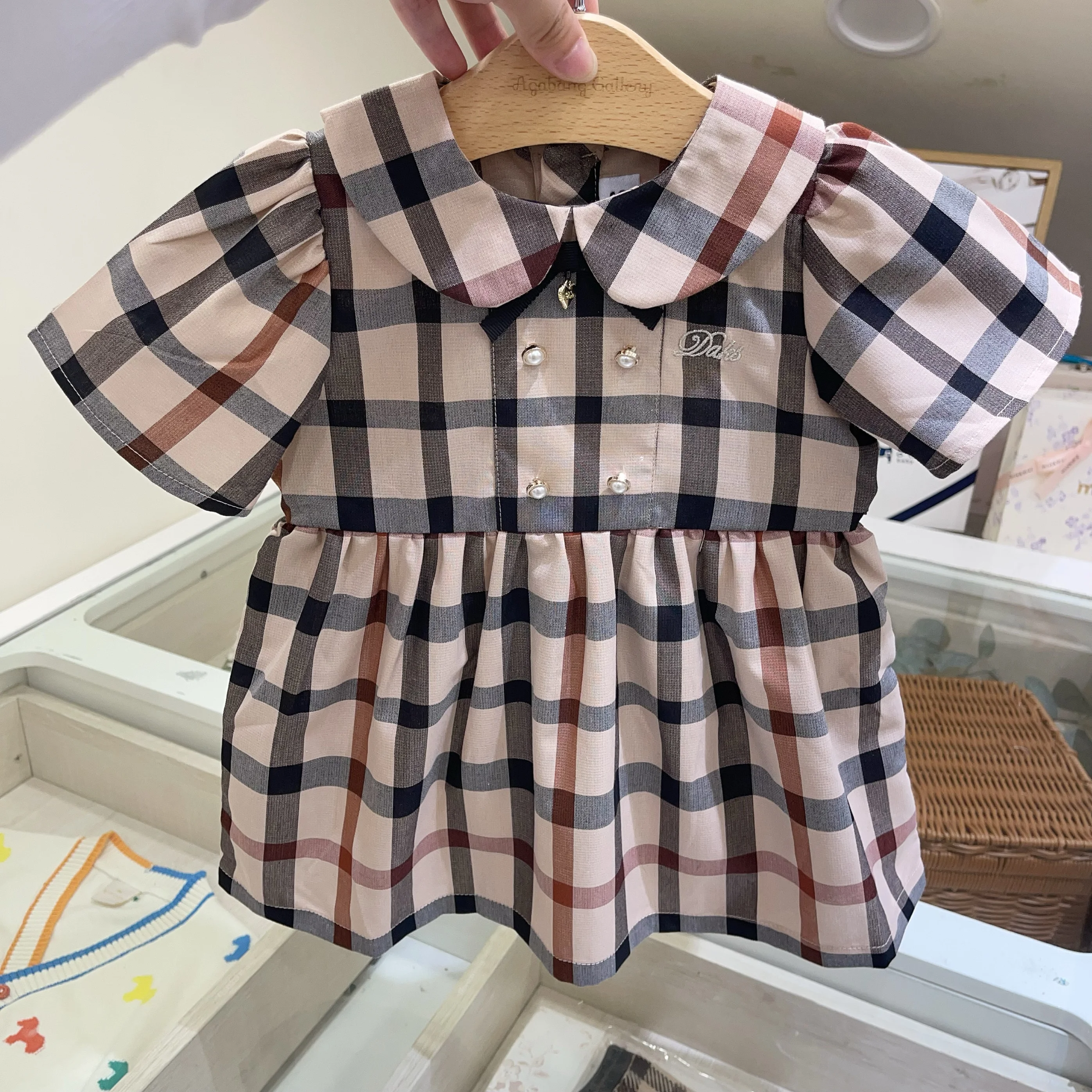 robe-a-carreaux-style-princesse-avec-manches-volantees-et-col-rabattu-vetements-pour-enfants-de-style-britannique-pour-filles-et-bebes