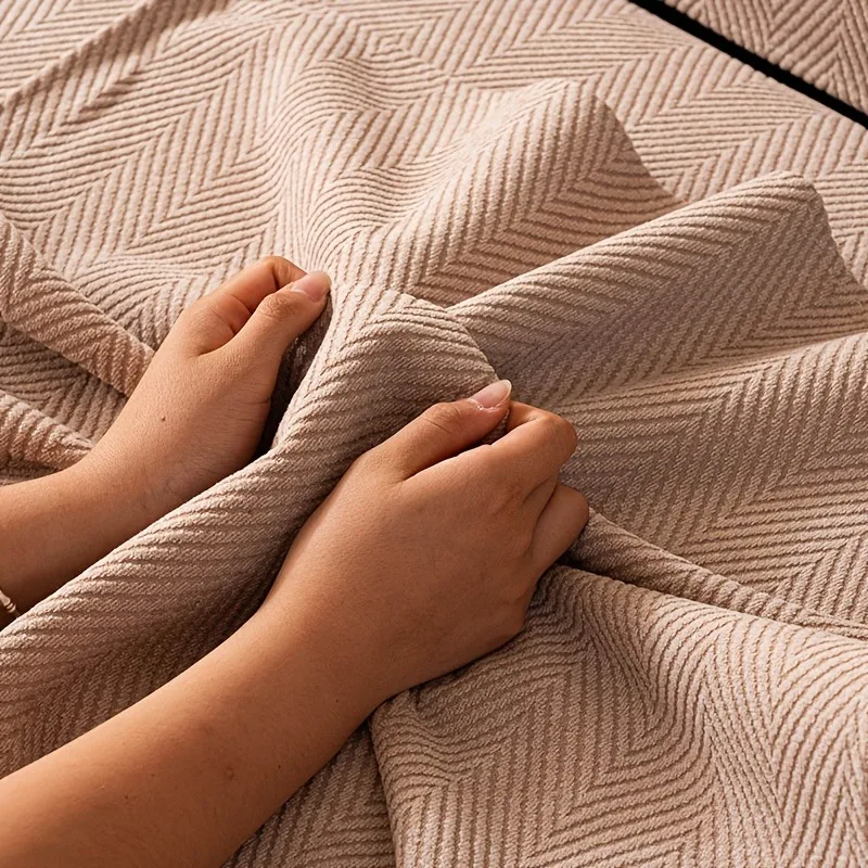 1pc Classic Herribone Chenille with Contrast Black/White Hem Non-Slip Sofa Cover, for Living Room Couch Seat Cover Washable