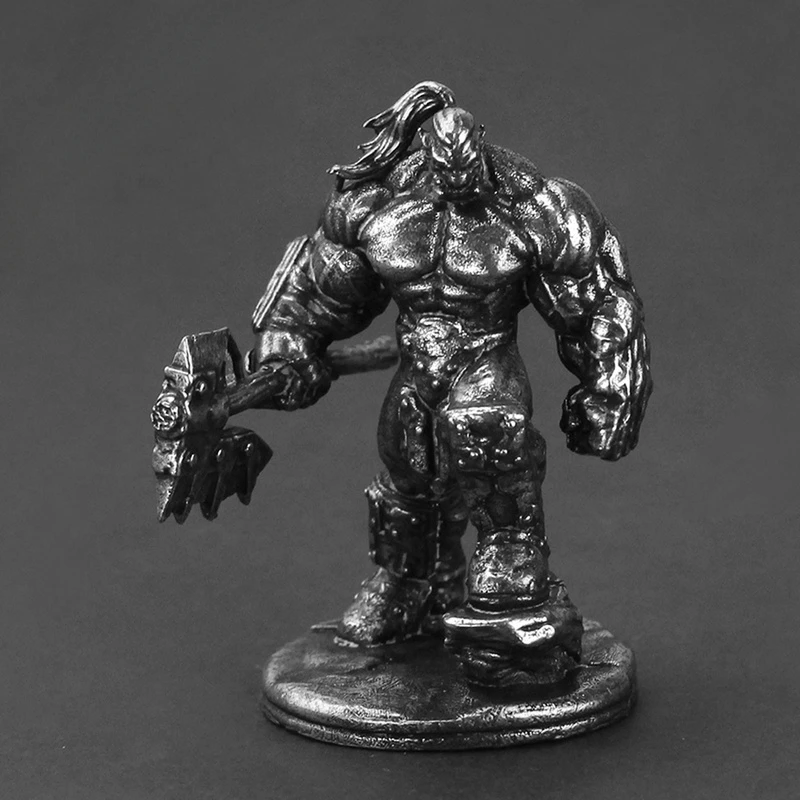 Gotowy produkt Metal Orc Horde Wojownik Model żołnierza Figurki do gry planszowej Wnętrze samochodu Mini ozdoba Akcesoria