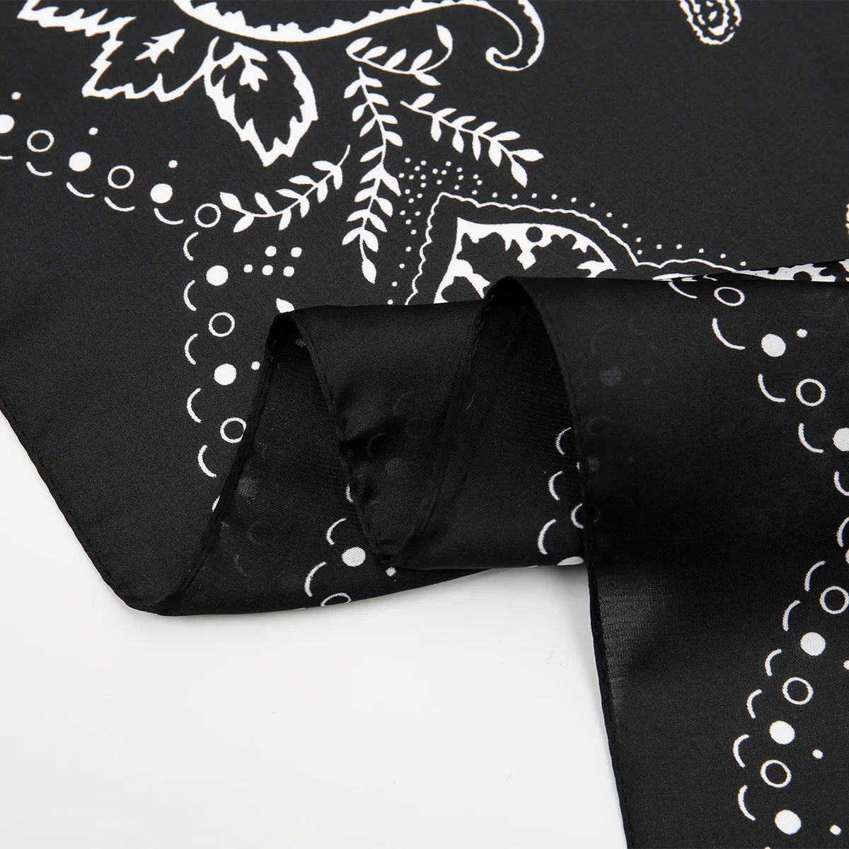 Modisches Paisley-Print-Kerchief, Damen-Haarschal, Seiden-Stirnband, Bandana, Kopftücher, quadratische Hijab-Schals für Damen – Detail 11