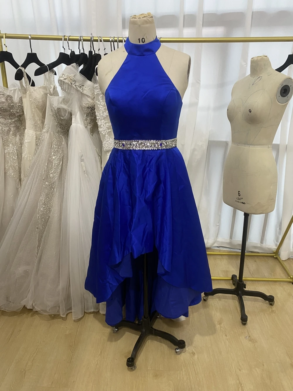 CloverBridal-vestido de fiesta de boda azul Real con cuello Halter, vestido de novia alto-bajo con cuentas y lentejuelas, tallas 16, 2497104