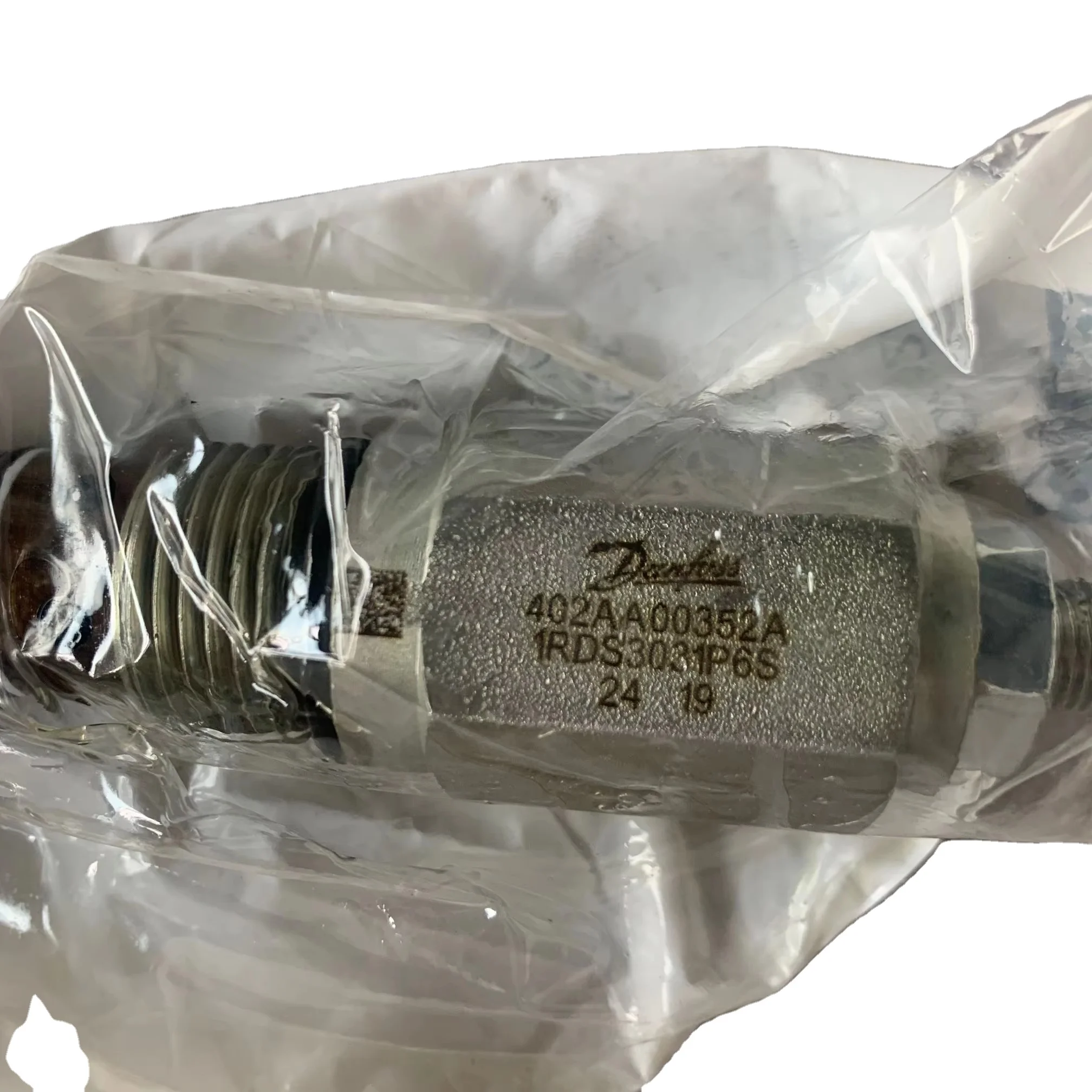 

1RDS3031P6S 402AA00352A 1RD S3031 P6S DAN FOSS EATON VICKERS IH Original Relieve Valve Screw in Cartridge Stock Insert