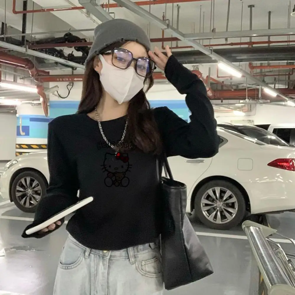 Kawaii เสื้อ Hello Kitty เสื้อยืดแขนยาว Sanrioed อะนิเมะฤดูใบไม้ผลินักเรียนหญิง Bottoming เสื้อ O-คอ SLIM FIT เสื้อหลวมน่ารัก