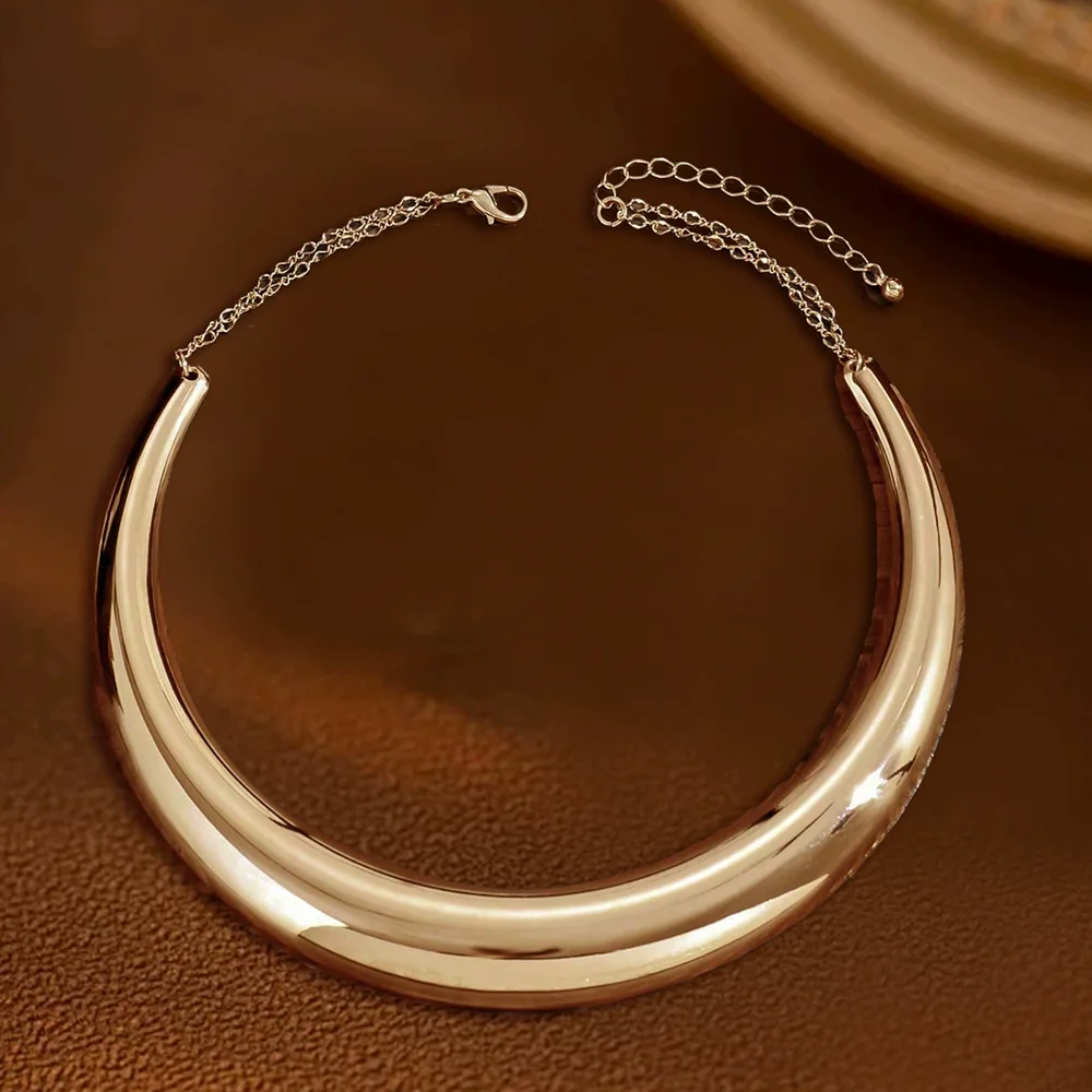 Fashion Bestseller Features Unique Semi-Circular Arc-Shaped Smooth Golden Yellow Collar Necklace Jewelry Women's Necks