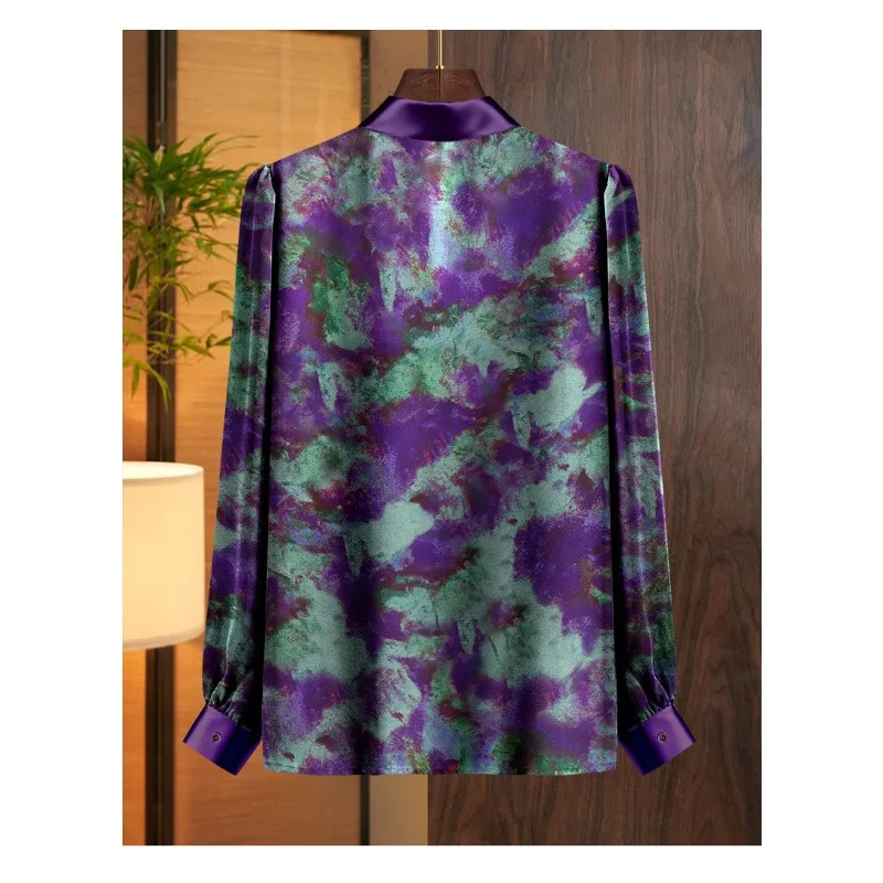 Elegantes Pendler-Temperament-Top mit violetter Taille, 2025, neues Herbst-Batik-Satin-Spitze-Kontrast-Hemd mit V-Ausschnitt