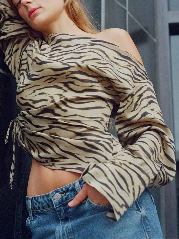 

European and American style winter new fashion trend all-match women's clothing design asymmetrical animal print top