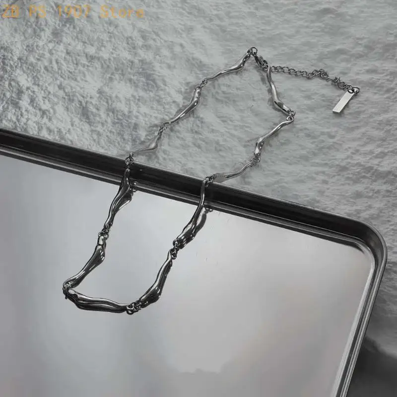 Outfit Styling Chain Necklace in Minimal Alloy Form, 41-50 Fashion Jewelry Accent for Daily Wear, Dress-Up Pairing, and Clean
