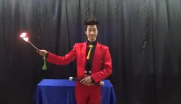 Torche à fleur tour de magie feu instantané pour floraison Illusion allumage magicien baguette Gimmick scène professionnel feu magique accessoire