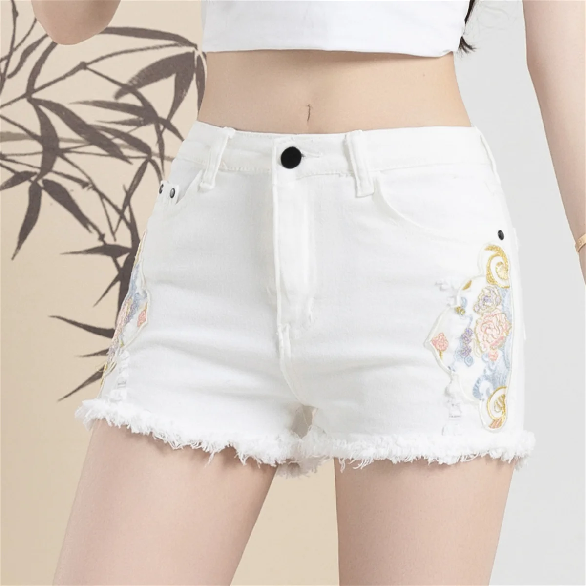 

New Vintage Embroidery White Denim Shorts For Women High Street Micro-stretch Hotsweet Y2k High-waisted Hot Pants